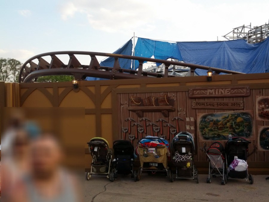 7DwarvesRollerCoaster